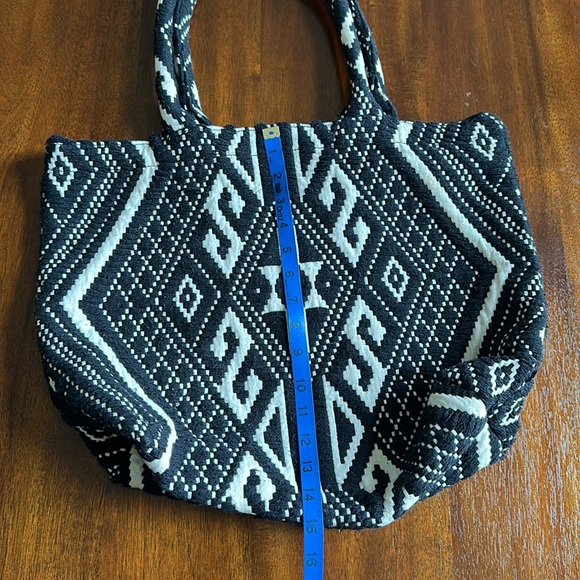 Loft Textured Bag Southwest Inspired Pattern - Picture 3 of 8